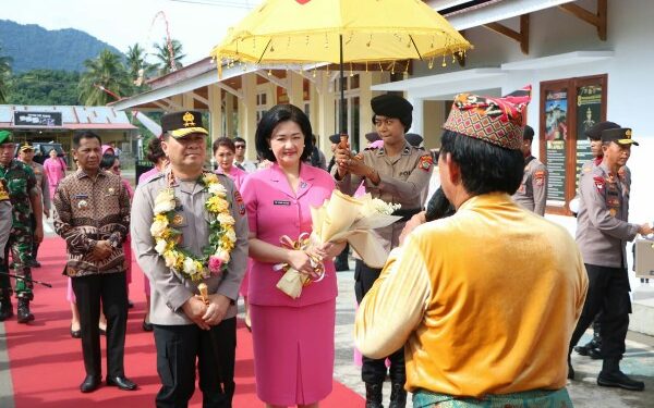 Kapolda Resmikan Barak Dalmas saat Kunker ke Polres Bolmong