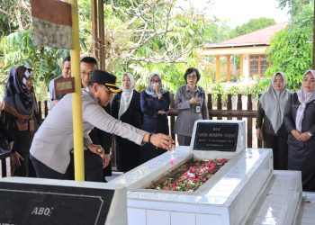 HUT Kotamobagu ke 115, Kapolres Hadiri Ziarah ke Makam Raja dan Mantan Pejabat BMR