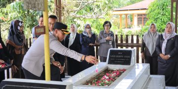 HUT Kotamobagu ke 115, Kapolres Hadiri Ziarah ke Makam Raja dan Mantan Pejabat BMR