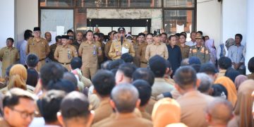 Bupati Oskar Pimpin Apel Kerja Perdana, Sentil Kinerja ASN