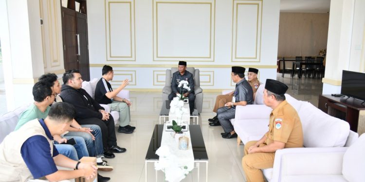 Bupati Oskar Manoppo Terima Kunjungan Ditjen Dukcapil Kemendagri, Boltim Terima 10.000 Keping KTP